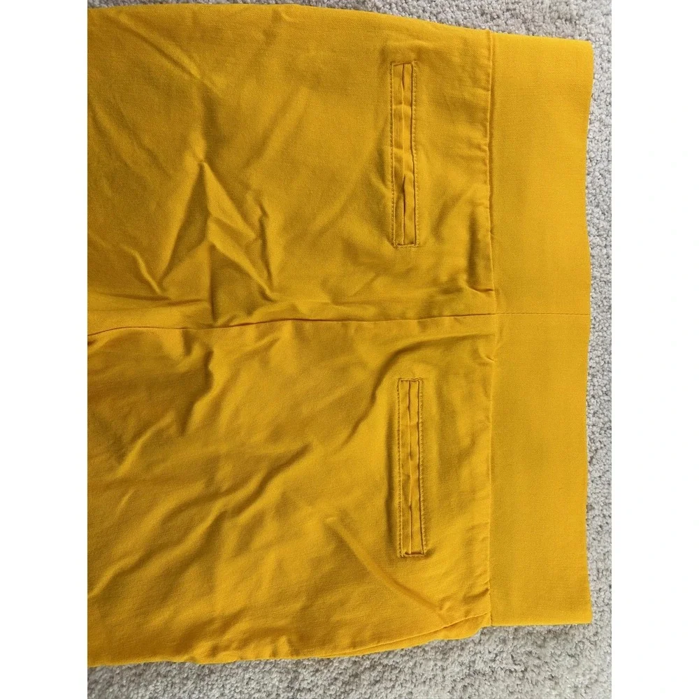 Passports Shorts Womens Medium Yellow Bermuda Stretch Rayon Blend Pockets Summer